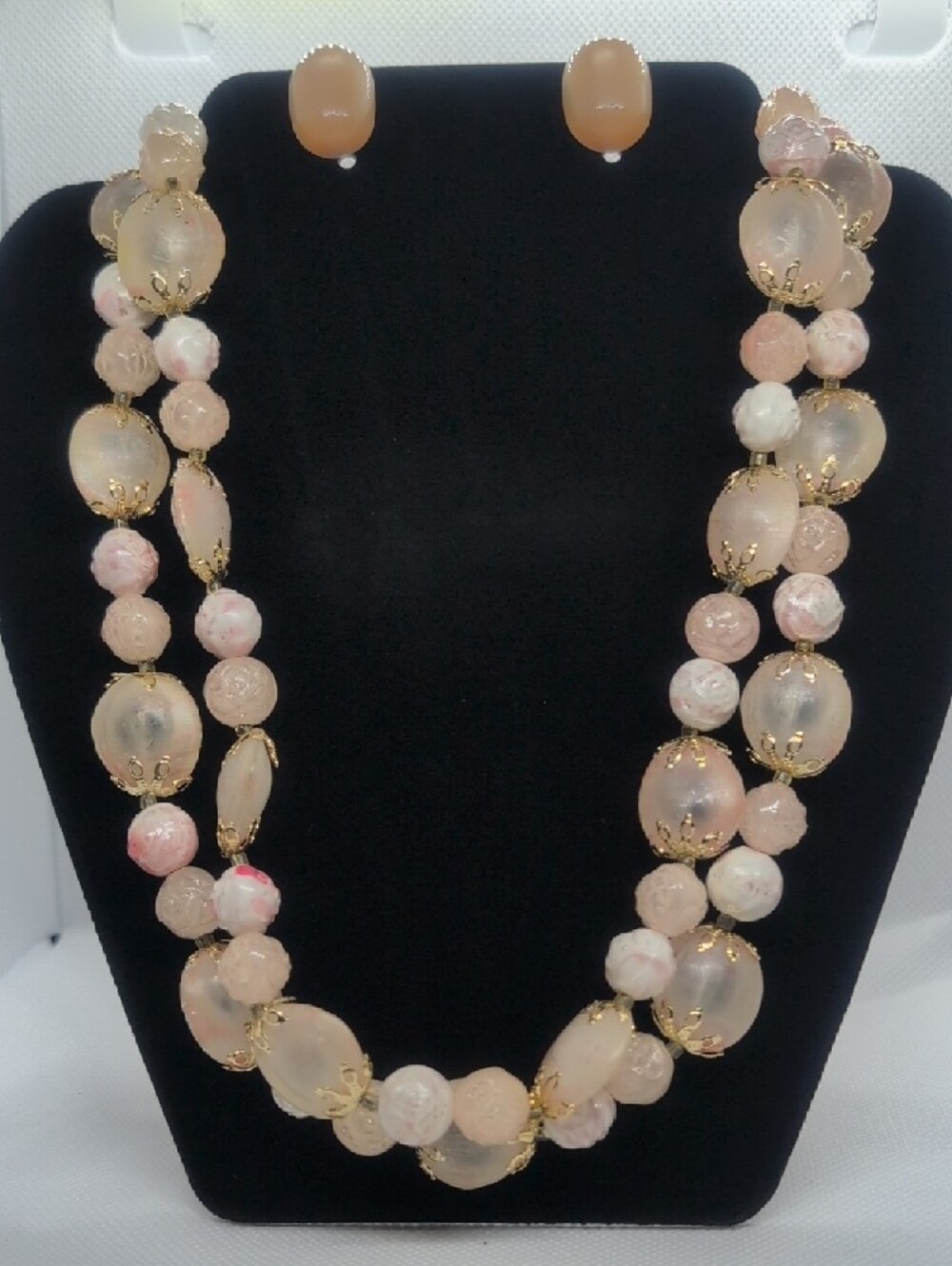 Elegant Pink Pearl-Bead Necklace With Richelieu Faux Pearl Screwback Earrings